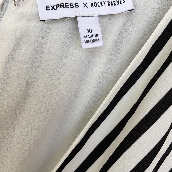 NWOT Express Rocky Barnes Mixed Print Tie Waist Maxi Dress. Size XL - Picture 2 of 6